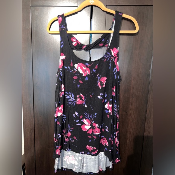 TORRID Black Floral Twist Back Hi/Lo Tank - Picture 4 of 6